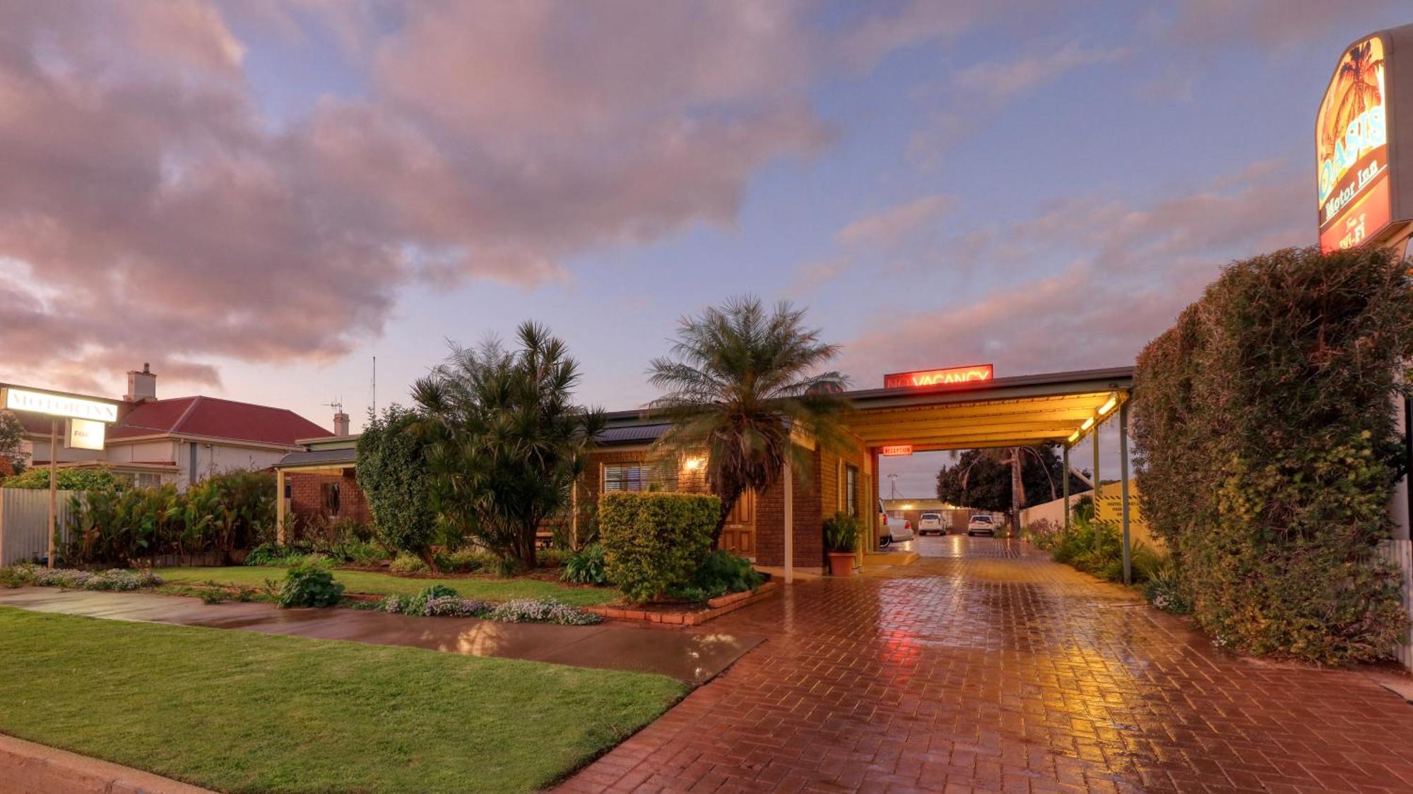Oasis Motor Inn Broken Hill Exterior foto